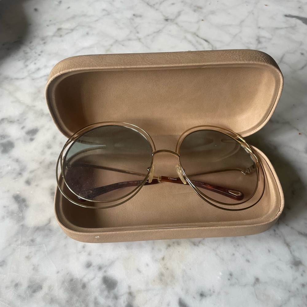 Chloe sunglasses with case and cleaning cloth.